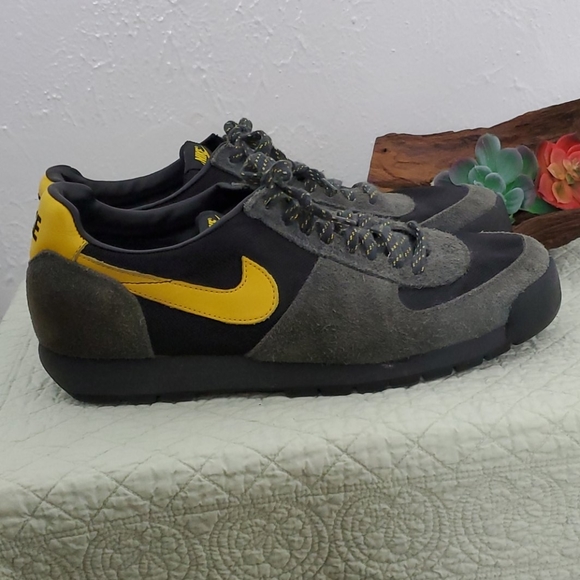 Nike shoes - Picture 4 of 15